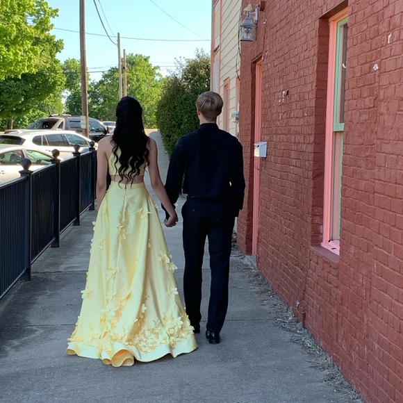 Yellow Size 2 Sherri Hill Prom/Hoco dress - Picture 7 of 7